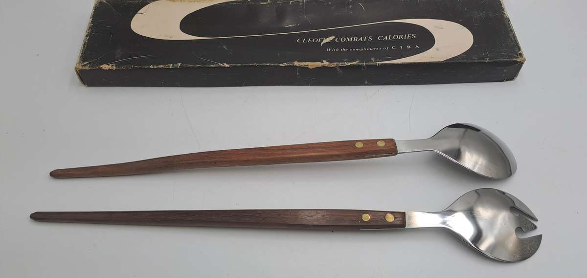 Vintage Salad serving set with wooden Handles -Boxed