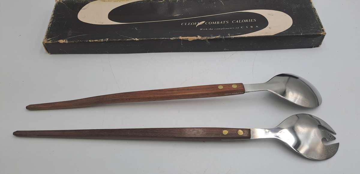 Vintage Salad serving set with wooden Handles -Boxed