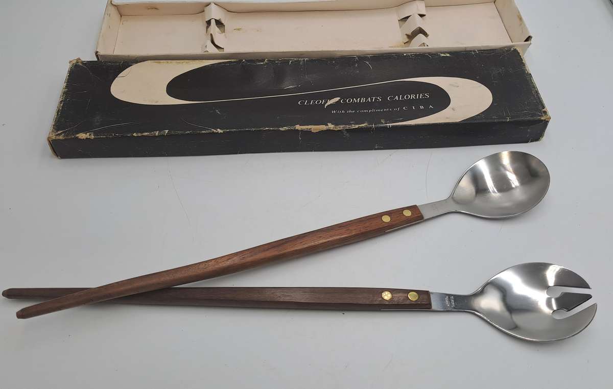 Vintage Salad serving set with wooden Handles -Boxed