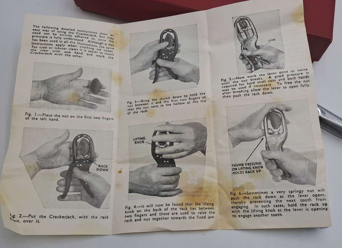 Vintage 1960 Three-in-One CRACKERJACK Nut-Ice-Crab-Lobster cracker -Made in England -Boxed -Unused