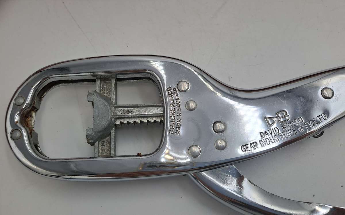 Vintage 1960 Three-in-One CRACKERJACK Nut-Ice-Crab-Lobster cracker -Made in England -Boxed -Unused