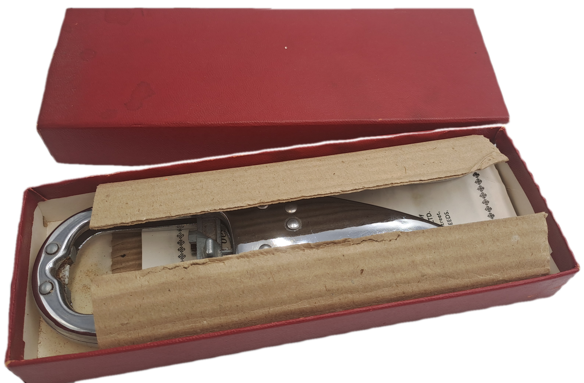 Vintage 1960 Three-in-One CRACKERJACK Nut-Ice-Crab-Lobster cracker -Made in England -Boxed -Unused