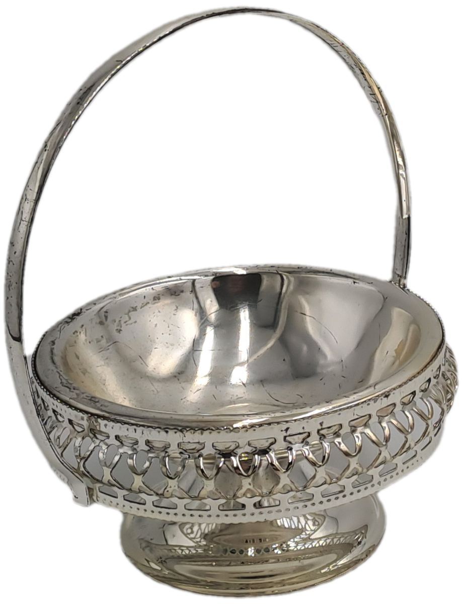 Silver Plated Bon Bon Dish with Handle 15,5cm x 12,5cm