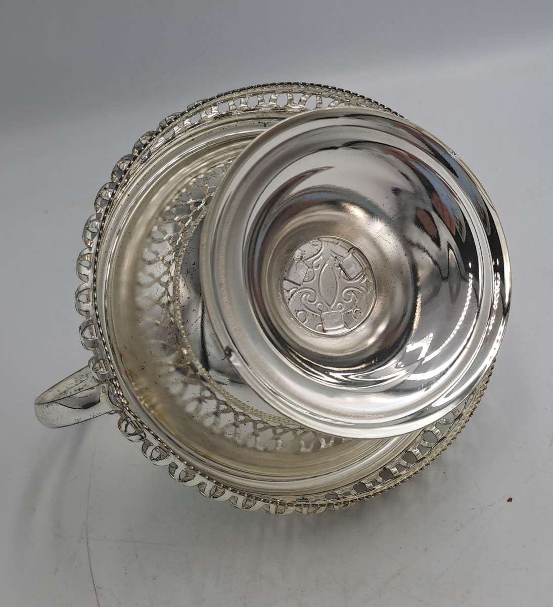 Silver Plated Bon Bon Dish with Handle 15,5cm x 12,5cm