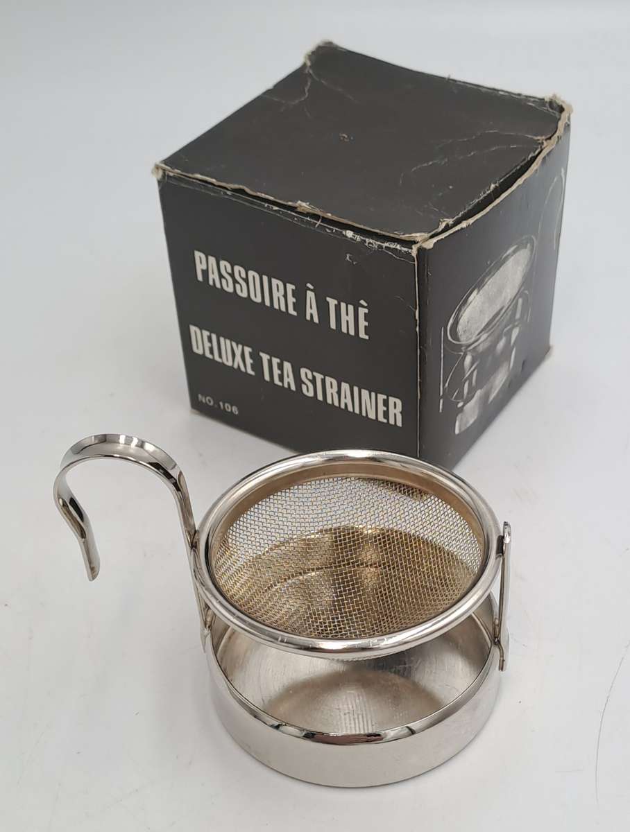 Silver Plated De-Lux Tea Strainer with tray -Boxed -5,1cm (H) x 6cm x 8cm