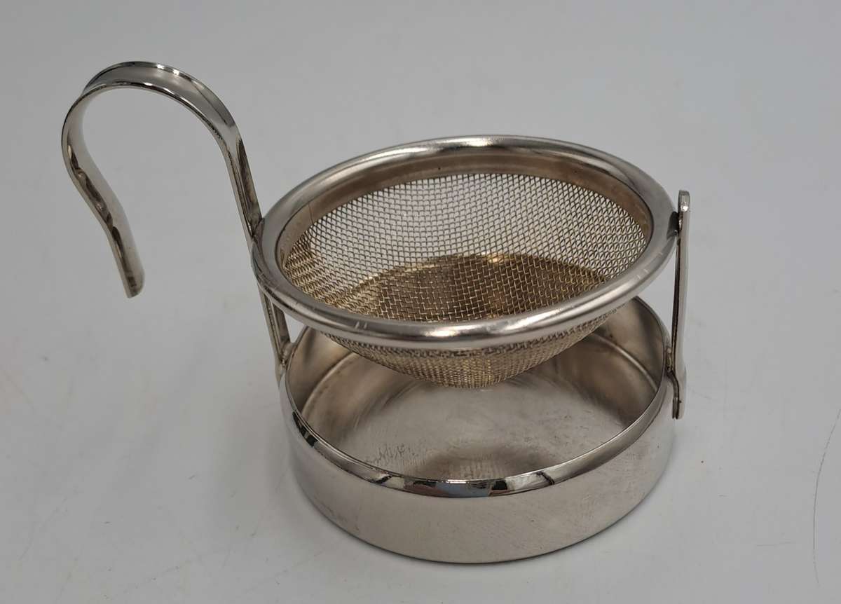 Silver Plated De-Lux Tea Strainer with tray -Boxed -5,1cm (H) x 6cm x 8cm
