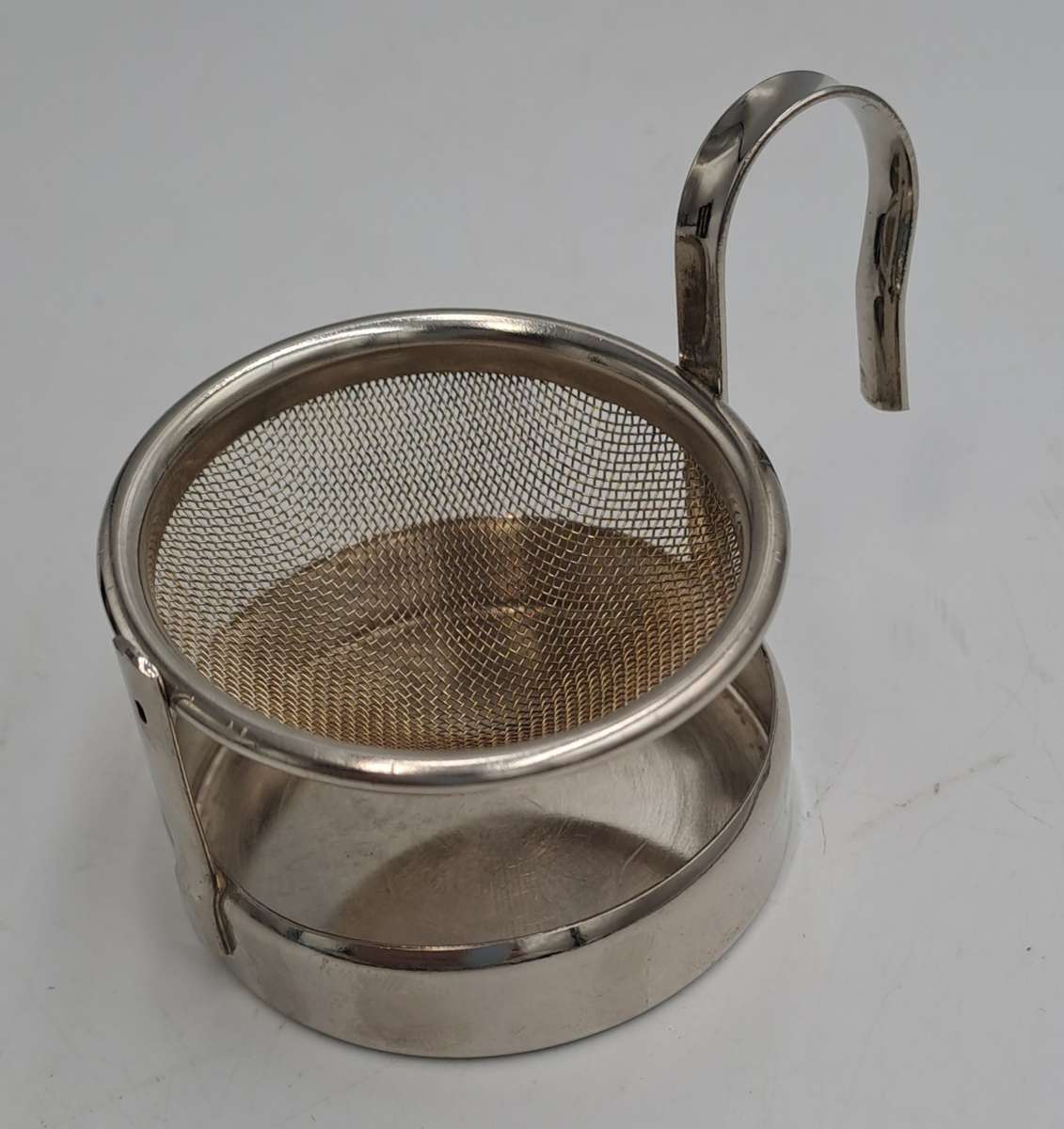 Silver Plated De-Lux Tea Strainer with tray -Boxed -5,1cm (H) x 6cm x 8cm