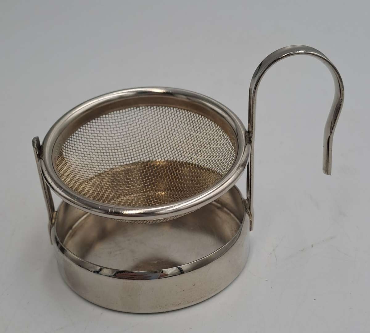Silver Plated De-Lux Tea Strainer with tray -Boxed -5,1cm (H) x 6cm x 8cm