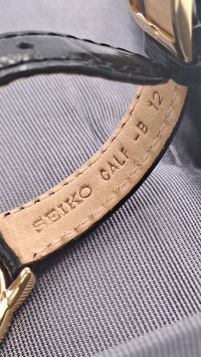 Pre-Owned Vintage 1980's Ladies Seiko Quartz V701-2J80 R1 Watch -Working