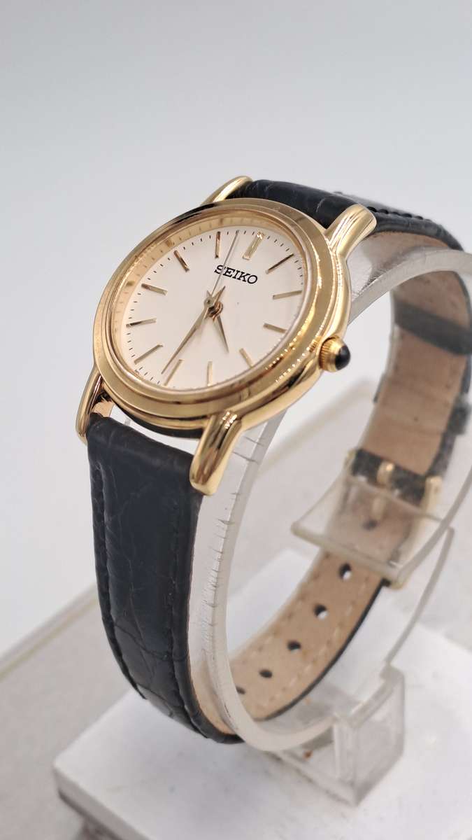 Pre-Owned Vintage 1980's Ladies Seiko Quartz V701-2J80 R1 Watch -Working