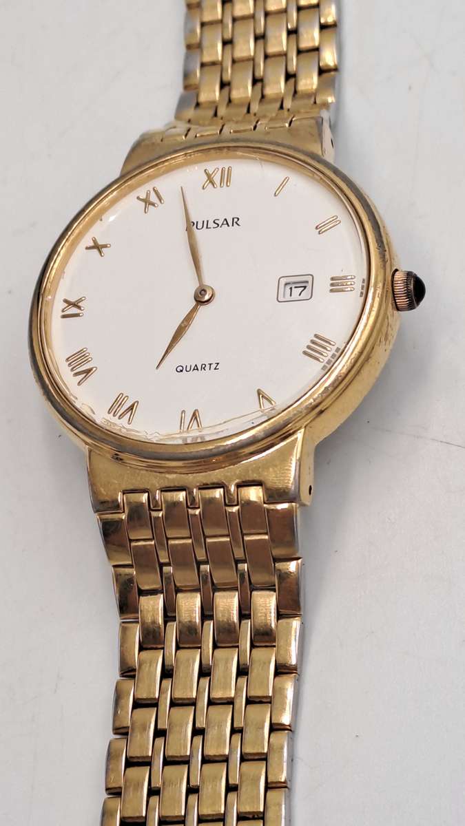 Pre-Owned Gold Tone Pulsar V320-9800 Quartz watch -Working