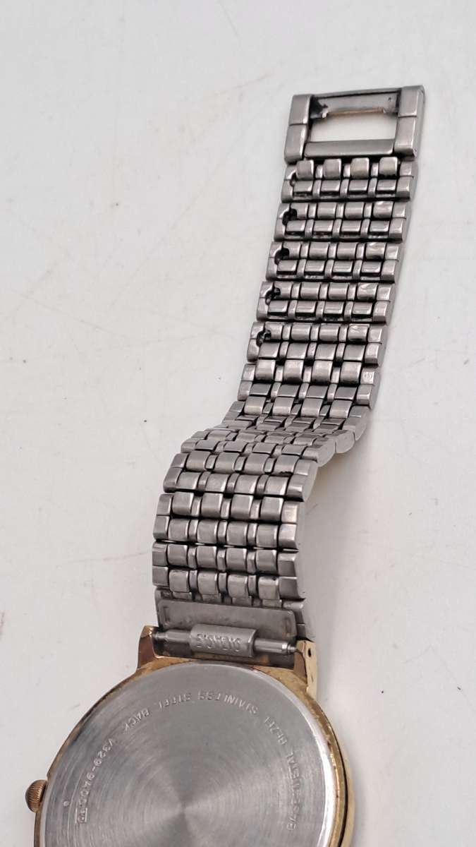 Pre-Owned Gold Tone Pulsar V320-9800 Quartz watch -Working