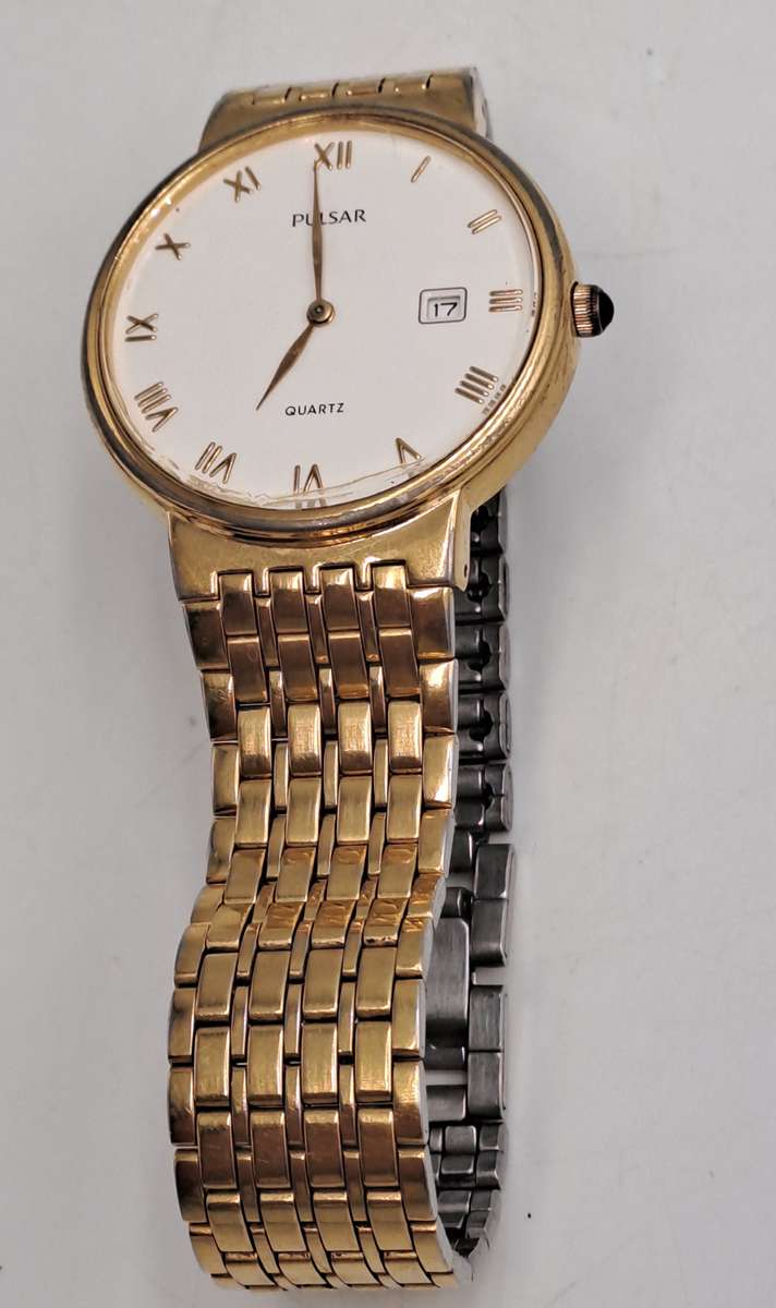 Pre-Owned Gold Tone Pulsar V320-9800 Quartz watch -Working