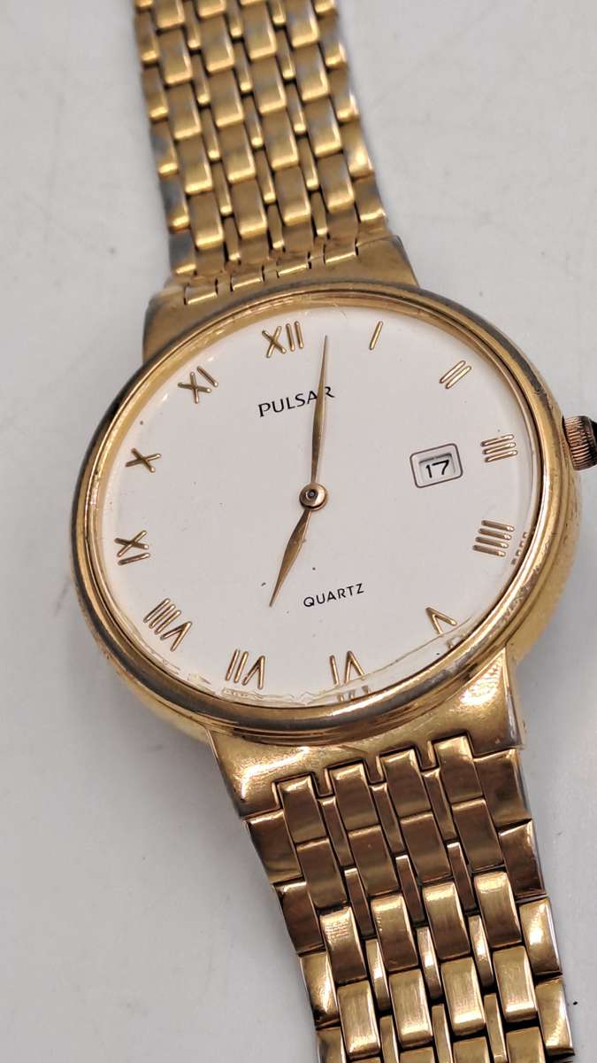 Pre-Owned Gold Tone Pulsar V320-9800 Quartz watch -Working