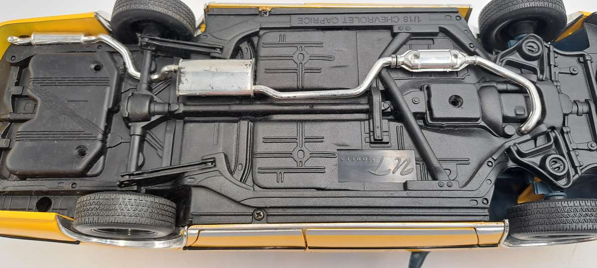 Pre-owned 1990's NYC New York City Taxi 1:18 Die Cast UT Model -roof Taxy sign missing