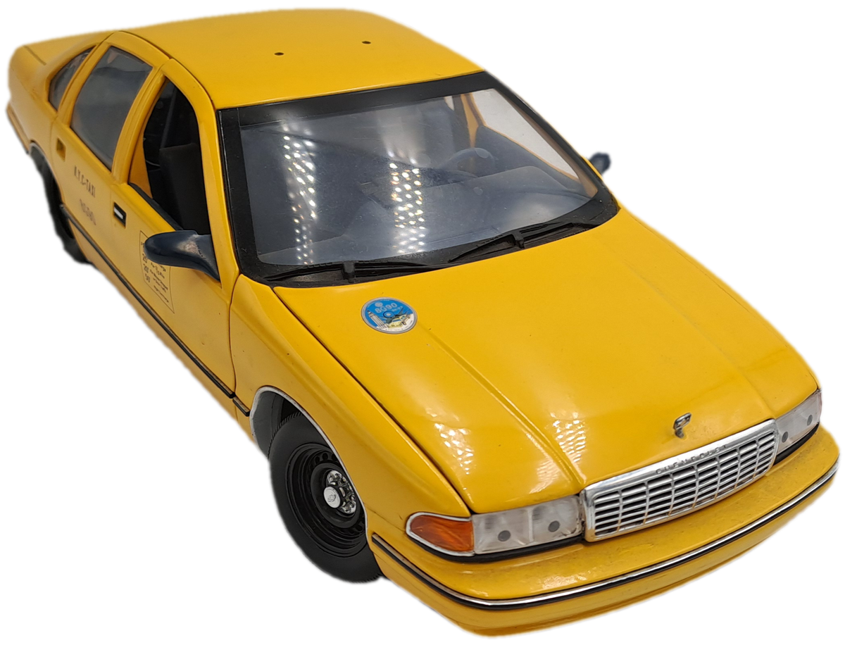 Pre-owned 1990's NYC New York City Taxi 1:18 Die Cast UT Model -roof Taxy sign missing