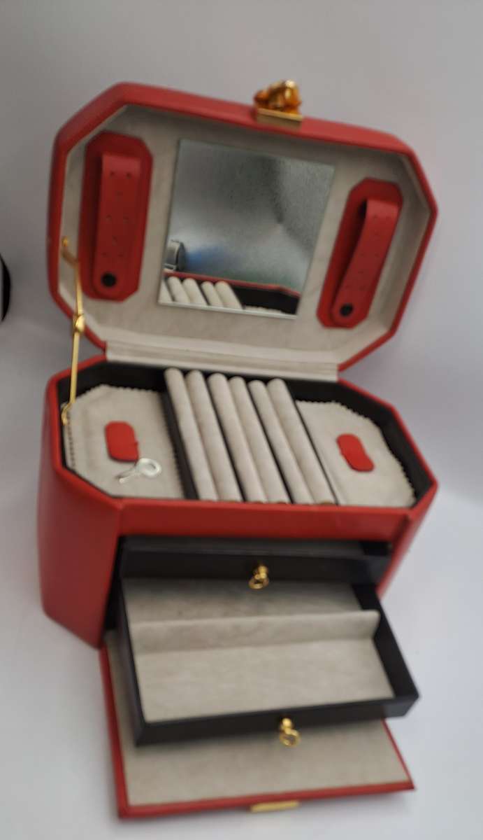 Portable Genuine Leather Jewelry box with Key -3 Draws