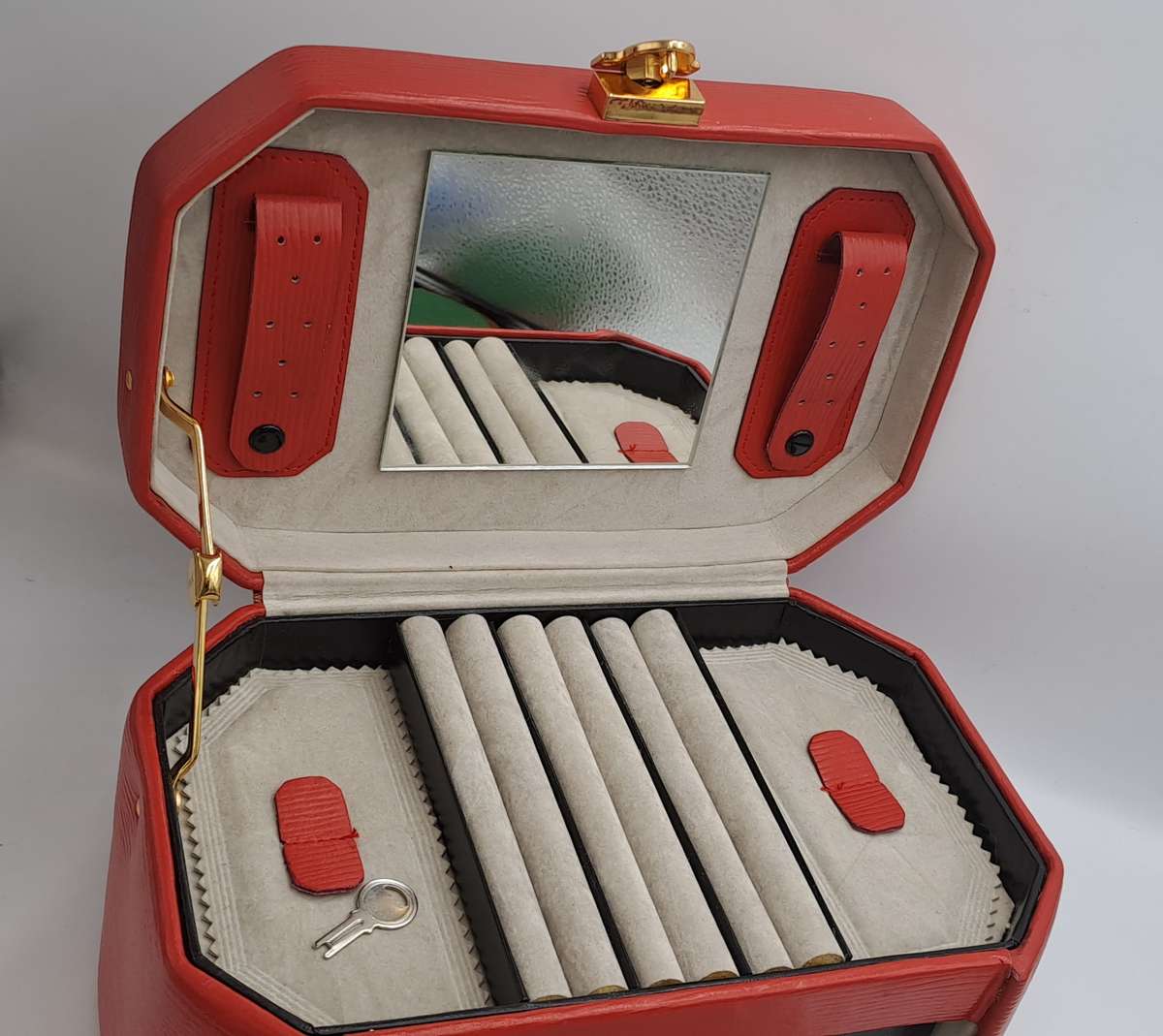 Portable Genuine Leather Jewelry box with Key -3 Draws