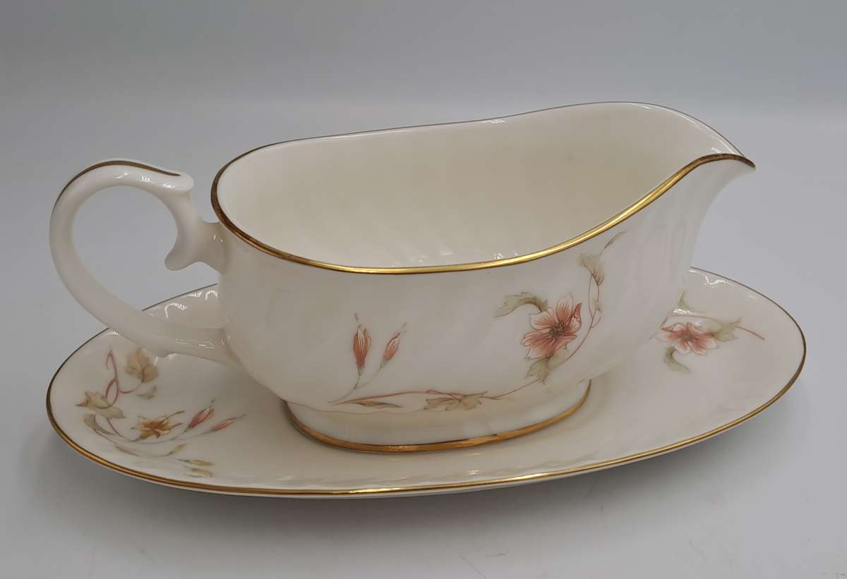 Vintage Gorham TRELLIS Fine China Gravy Boat and Saucer 24kt Gold Hand Banded Japan-Mint Condition