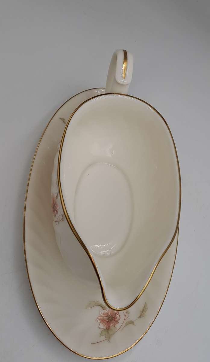 Vintage Gorham TRELLIS Fine China Gravy Boat and Saucer 24kt Gold Hand Banded Japan-Mint Condition