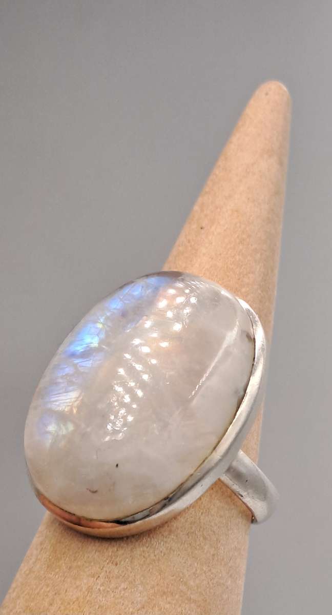 Pre-owned Vintage Moonstone Ring-no Markings -18mm in diameter
