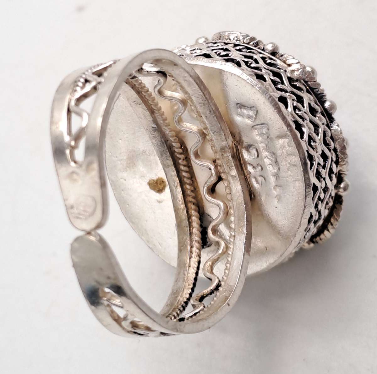 Pre-owned Sterling Silver ring with Lapis Lazuli Gemstone -