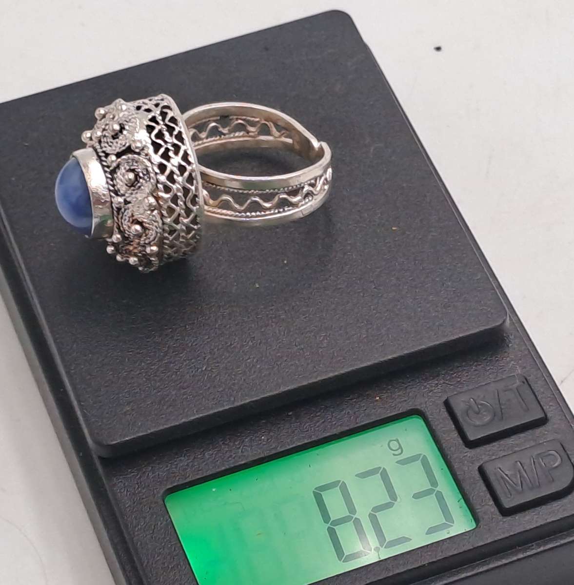 Pre-owned Sterling Silver ring with Lapis Lazuli Gemstone -