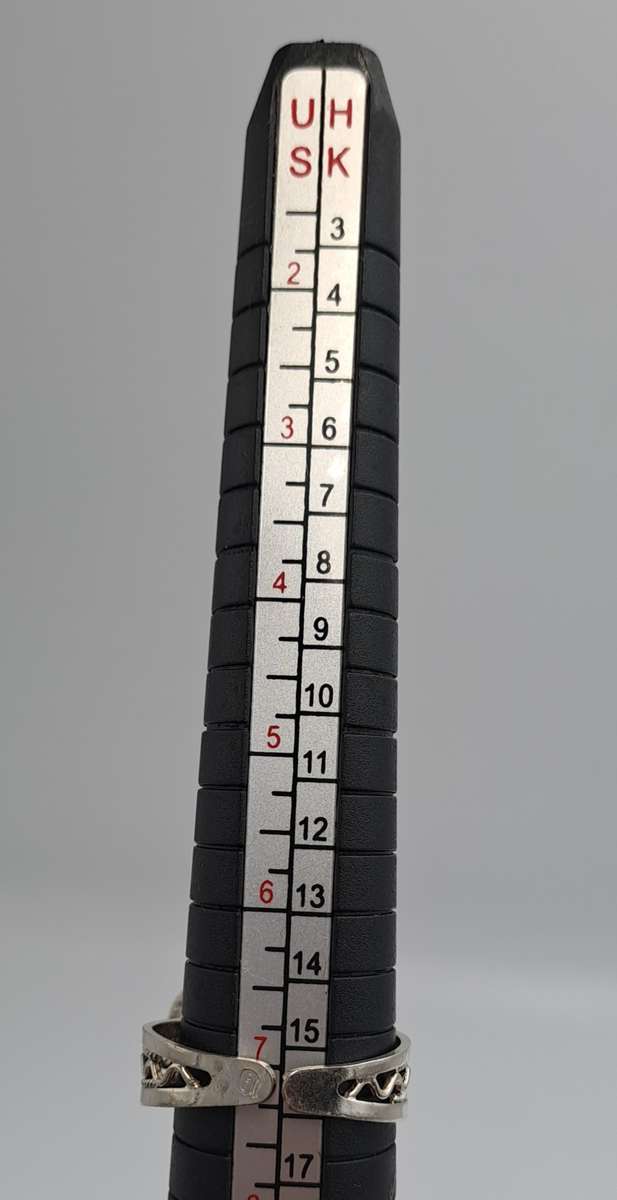 Pre-owned Sterling Silver ring with Lapis Lazuli Gemstone -