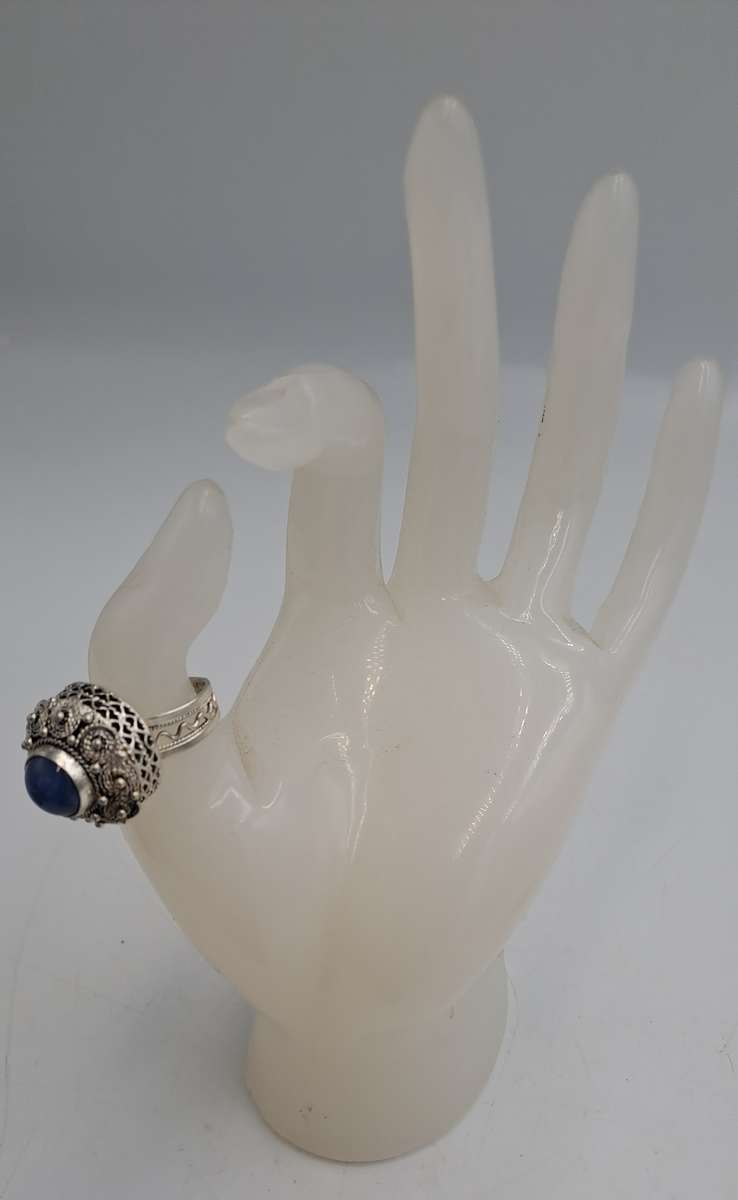 Pre-owned Sterling Silver ring with Lapis Lazuli Gemstone -