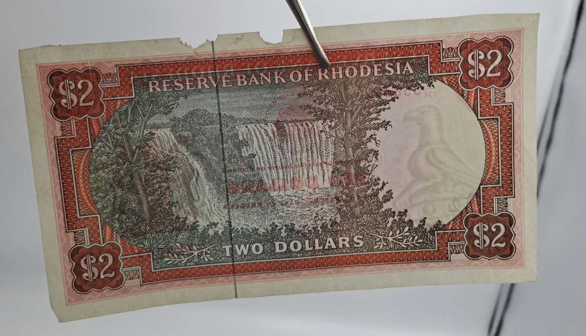 1979 Rhodesia 2 Dollars Bank Note -Bird watermark
