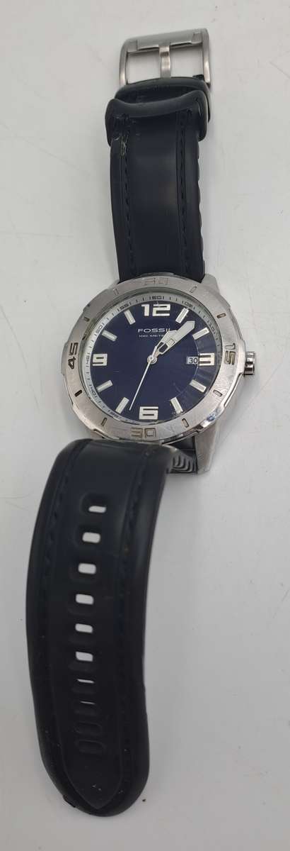 Pre-Owned Men's Quartz Fossil Watch with 22mm rubber band -Working -Cosmetic wear