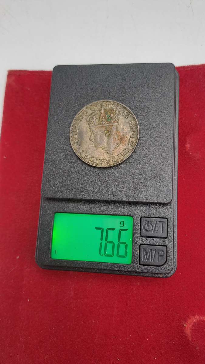 1945 East Africa - SILVER 1 Shilling - George VI