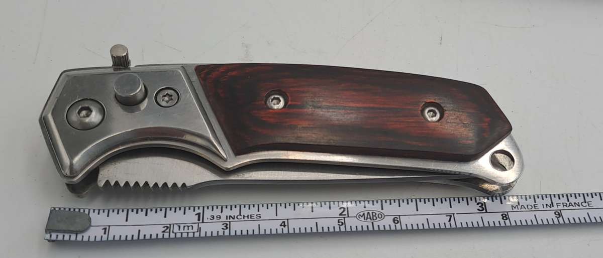 Small Pocket Knife with flick action in Canvas pouch- &,5cm closed