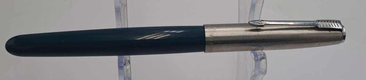 Vintage Parker 21  Fountain Pen with squuese Converter -INK tested