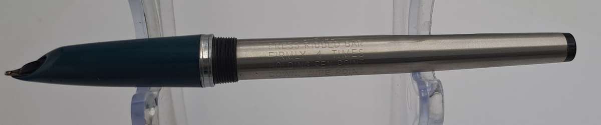 Vintage Parker 21  Fountain Pen with squuese Converter -INK tested