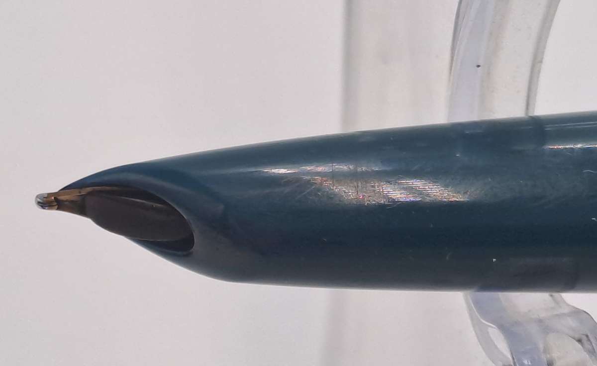 Vintage Parker 21  Fountain Pen with squuese Converter -INK tested