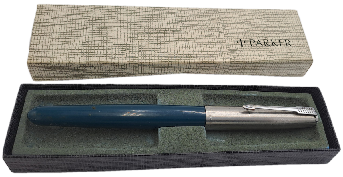 Vintage Parker 21  Fountain Pen with squuese Converter -INK tested