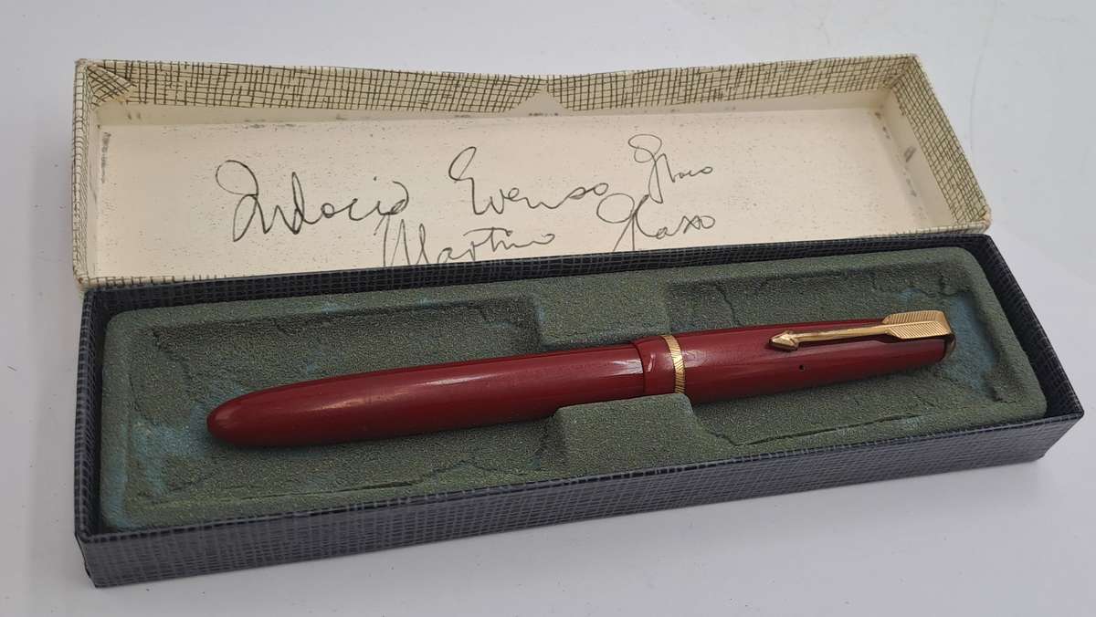 Vintage Ladies Parker 14kt Gold Nib Fountain Pen with squuese Converter -INK tested- 12,5cm