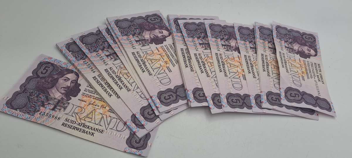 Total of 89 Notes-1989 Gerhard De Kock R5 Notes 3rd Issue In Sequence(bid per note)