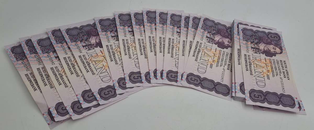 Total of 89 Notes-1989 Gerhard De Kock R5 Notes 3rd Issue In Sequence(bid per note)