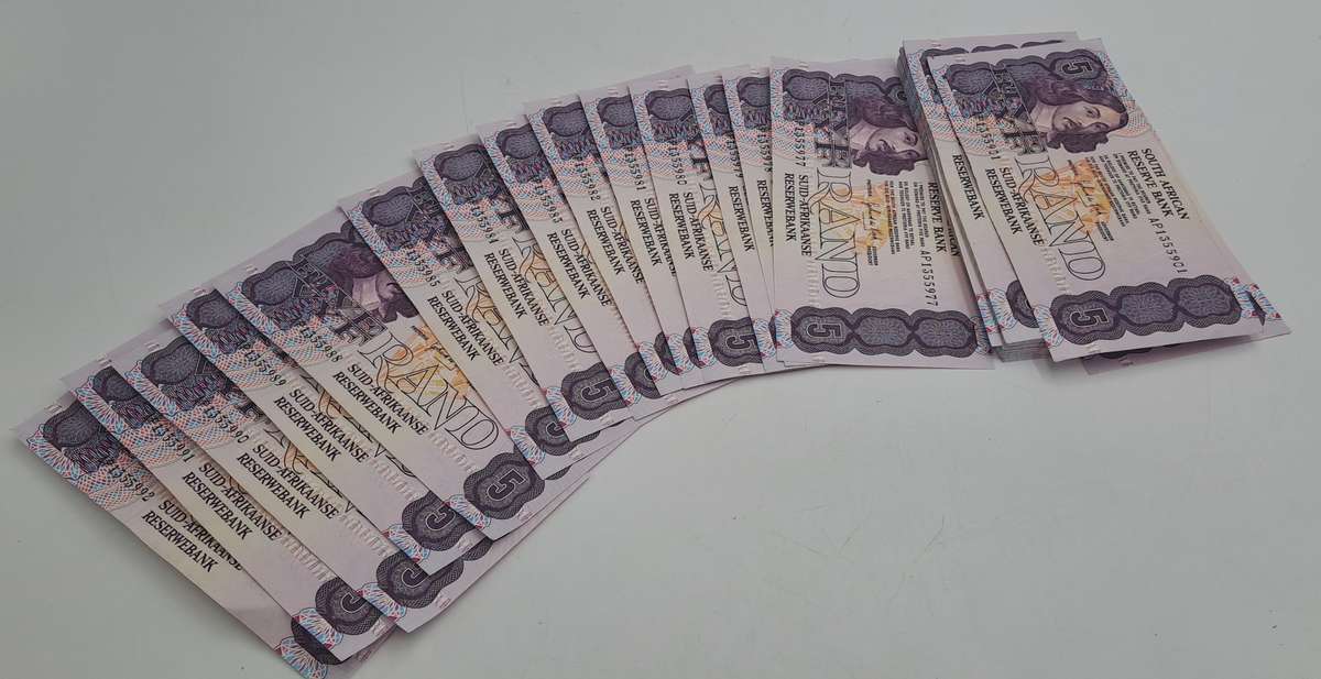 Total of 89 Notes-1989 Gerhard De Kock R5 Notes 3rd Issue In Sequence(bid per note)