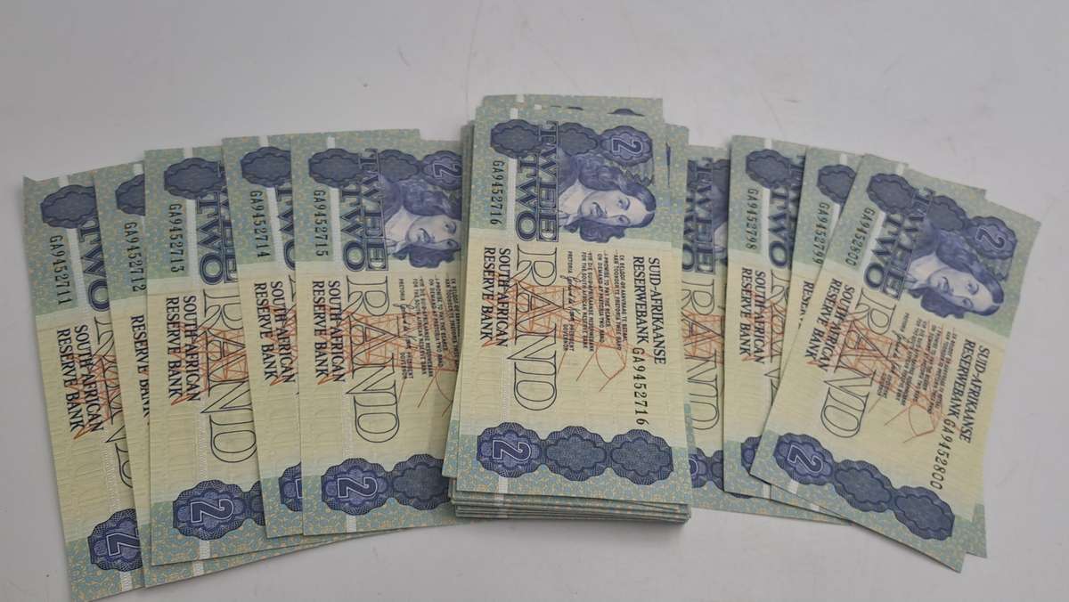 Lot of 90- 1989 Gerhard de Kock R2 Notes 3rd Issue in Sequence - Uncirculated BID PER NOTE