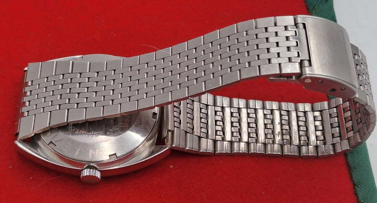 Vintage Swiss Made ROAMER Searock Automatic Watch -Working