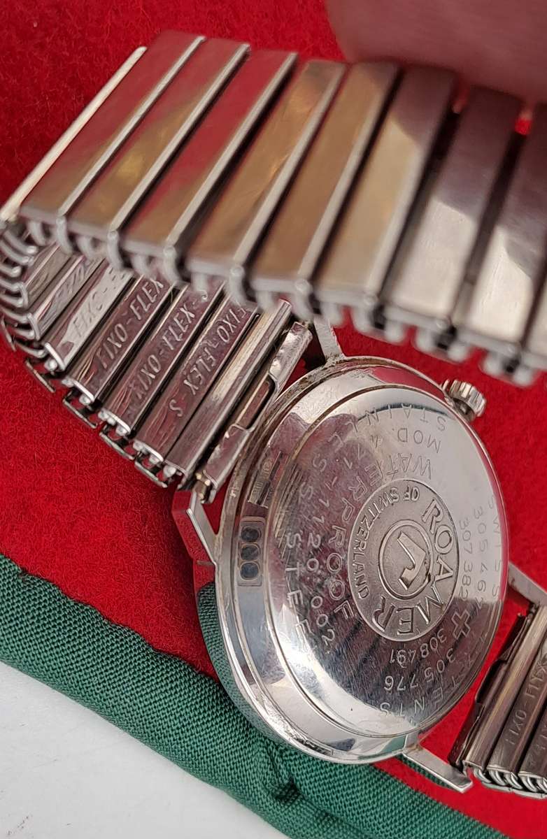 Vintage Swiss Made Roamer Stingray Rotodate Mechanical watch  -NOT Working