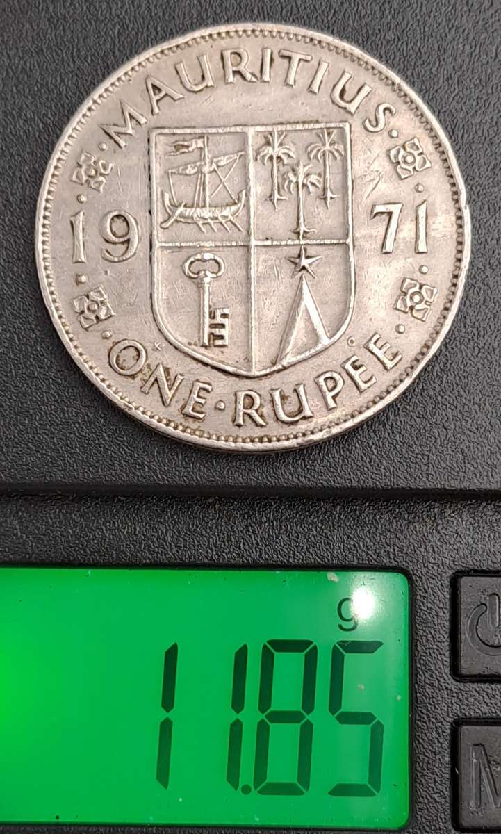 1971 Mauritius 1 Rupee - Elizabeth II 1st portrait