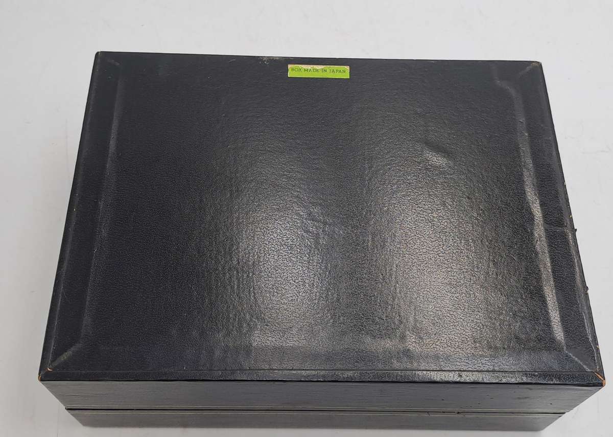 Vintage Jewelry Box made in Japan (SAA pin included)