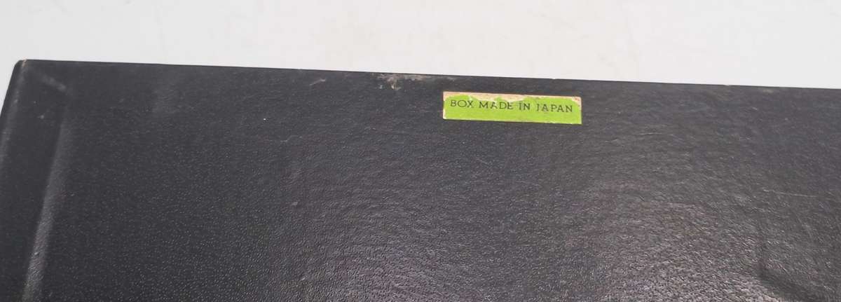 Vintage Jewelry Box made in Japan (SAA pin included)