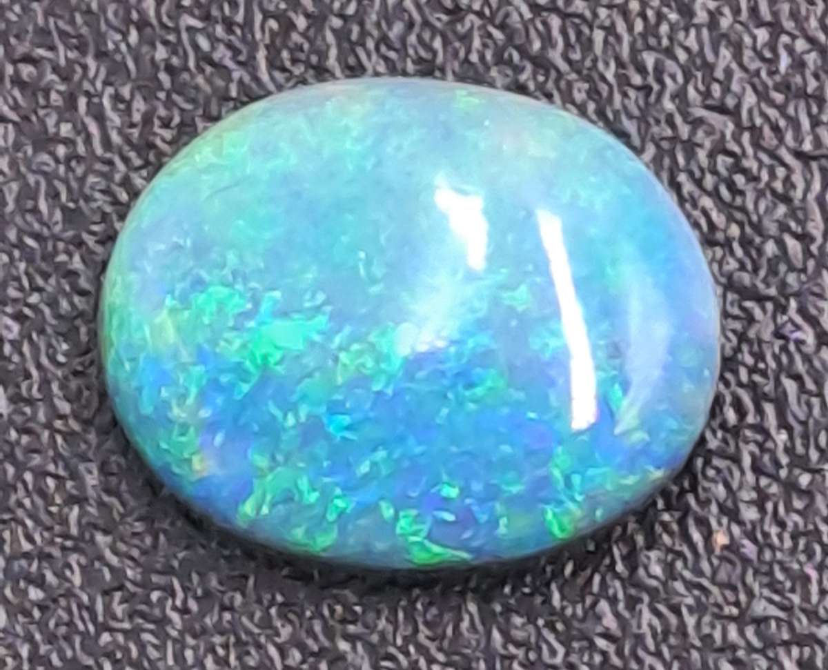 2 Opal Gemstones 7x5mm -0,15ct  and  8x6mm