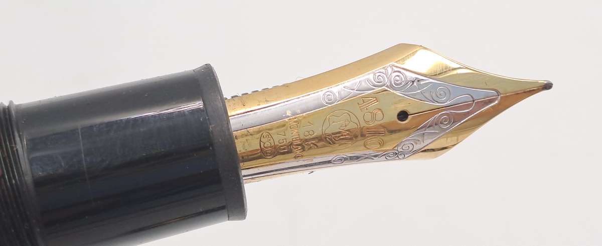 Pre-Owned Mont Blanc Fountain Pen with 4810 18kt 750 Gold Nib-Barrel and Cap DAMAGED