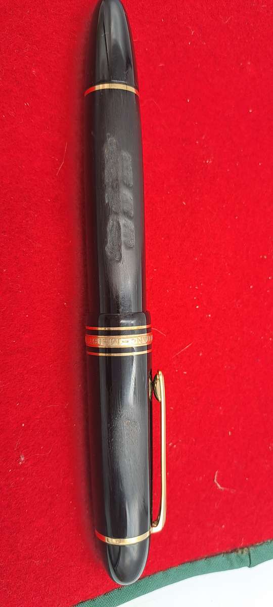 Pre-Owned Mont Blanc Fountain Pen with 4810 18kt 750 Gold Nib-Barrel and Cap DAMAGED